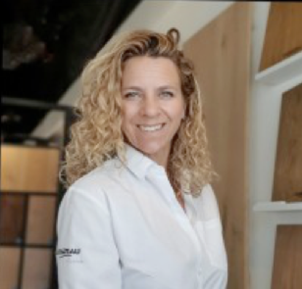 Debby Kloos van de Rijnsburgse IJsclub